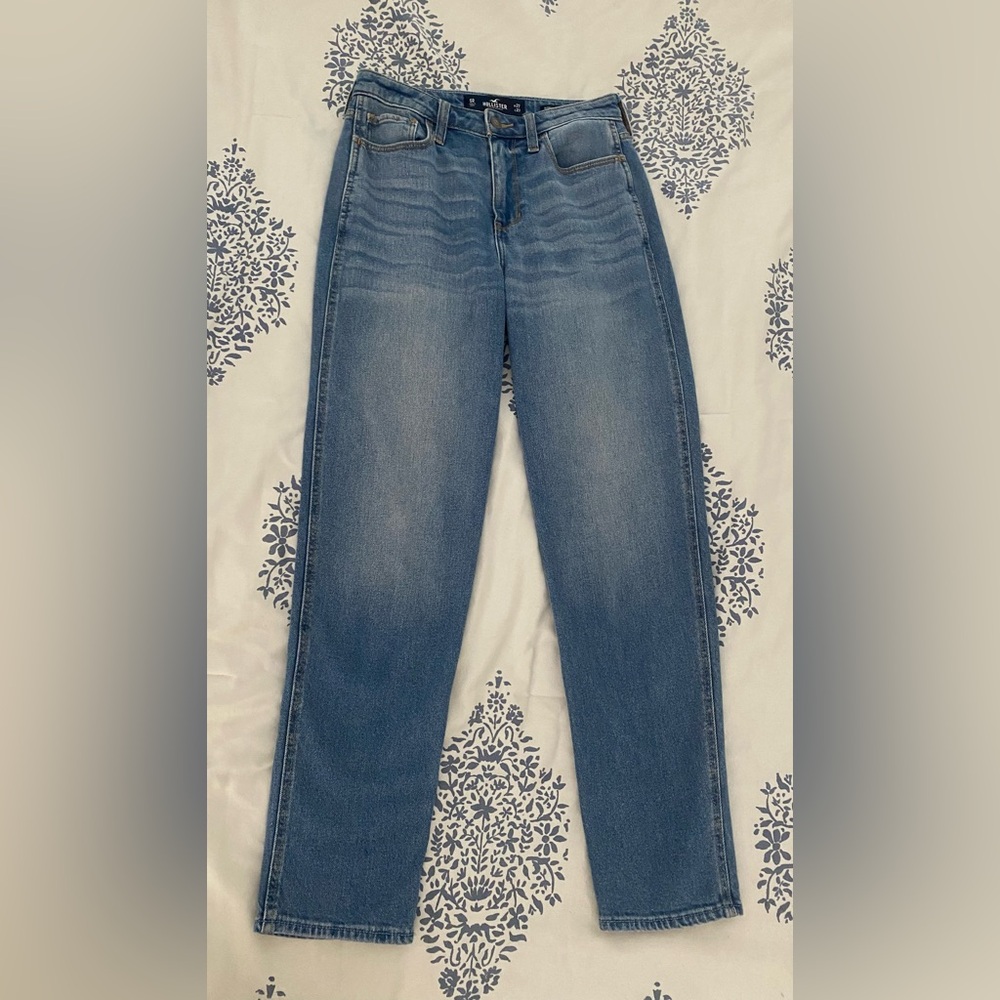 Hollister Ultra High Rise Mom Jean - size 5R